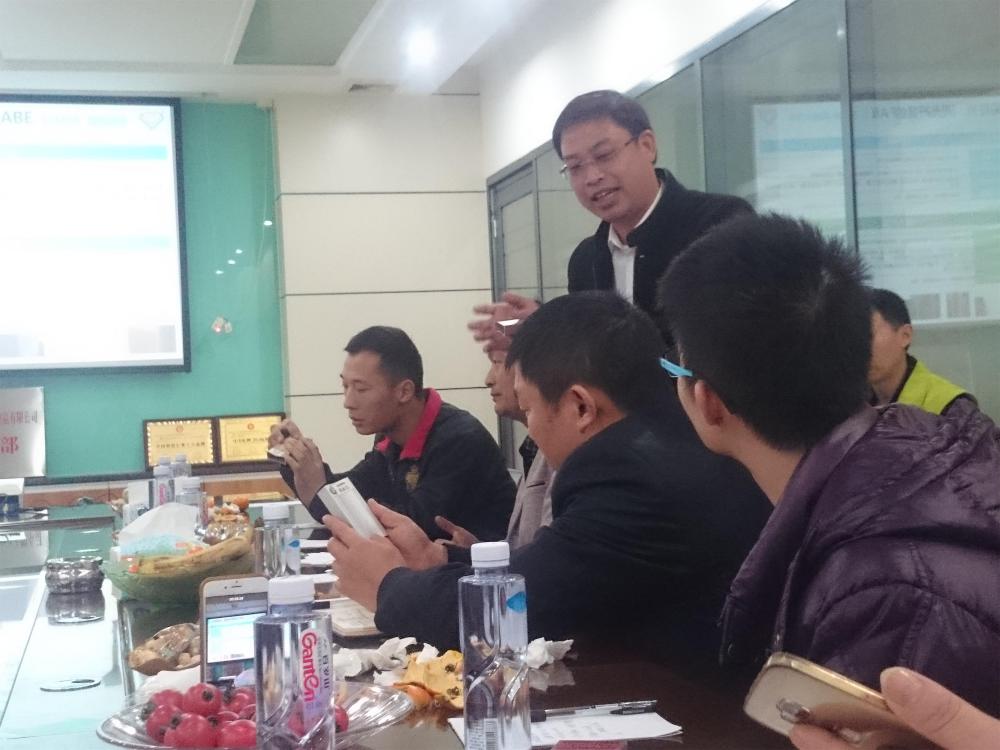 1490689473575724.jpg 林总为鸿安联铝业成员解答.JPG